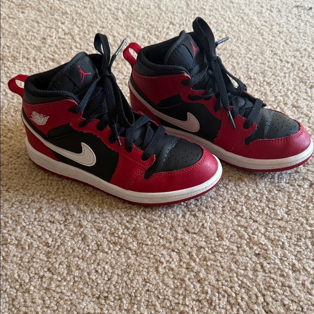 Nike Kids Red and Black Sneakers